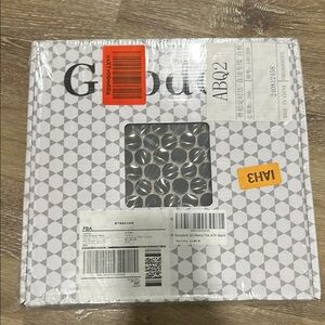 NWT 3D tiles - 5 sq ft - 5 tiles -- 3D penny tiles